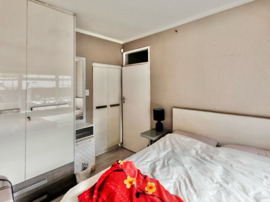 2 Bedroom Property for Sale in Kenilworth Western Cape